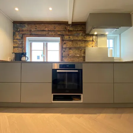 Entire Renovated Apartment From 1780 With Kitchen, Bath, Bedroom, And Living Room In Skuteviken Apartment Bergen