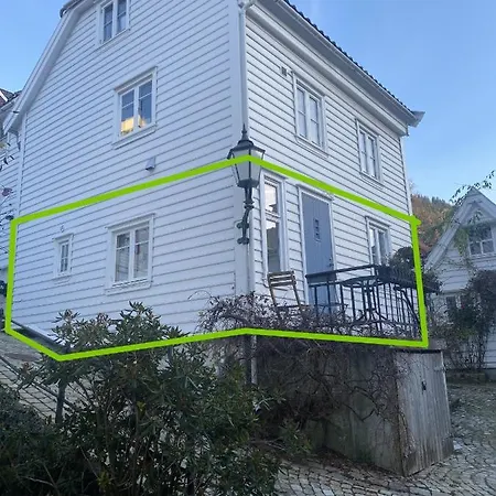 Apartment Entire Renovated Apartment From 1780 With Kitchen, Bath, Bedroom, And Living Room In Skuteviken *