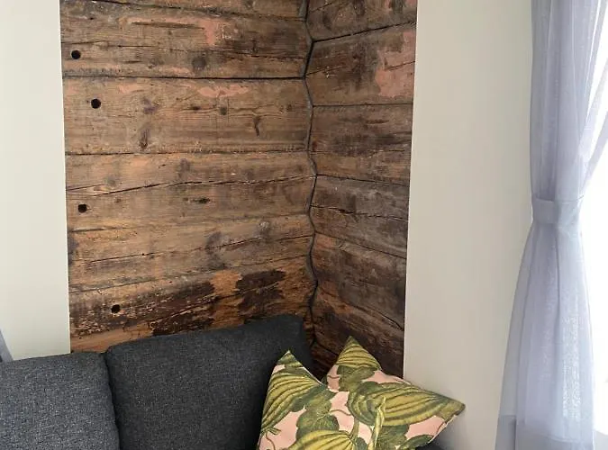 Entire Renovated Apartment From 1780 With Kitchen, Bath, Bedroom, And Living Room In Skuteviken