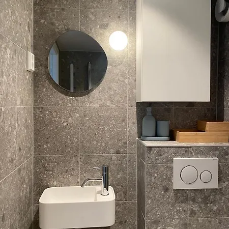 Apartman Entire Renovated From 1780 With Kitchen, Bath, Bedroom, And Living In Skuteviken Bergen